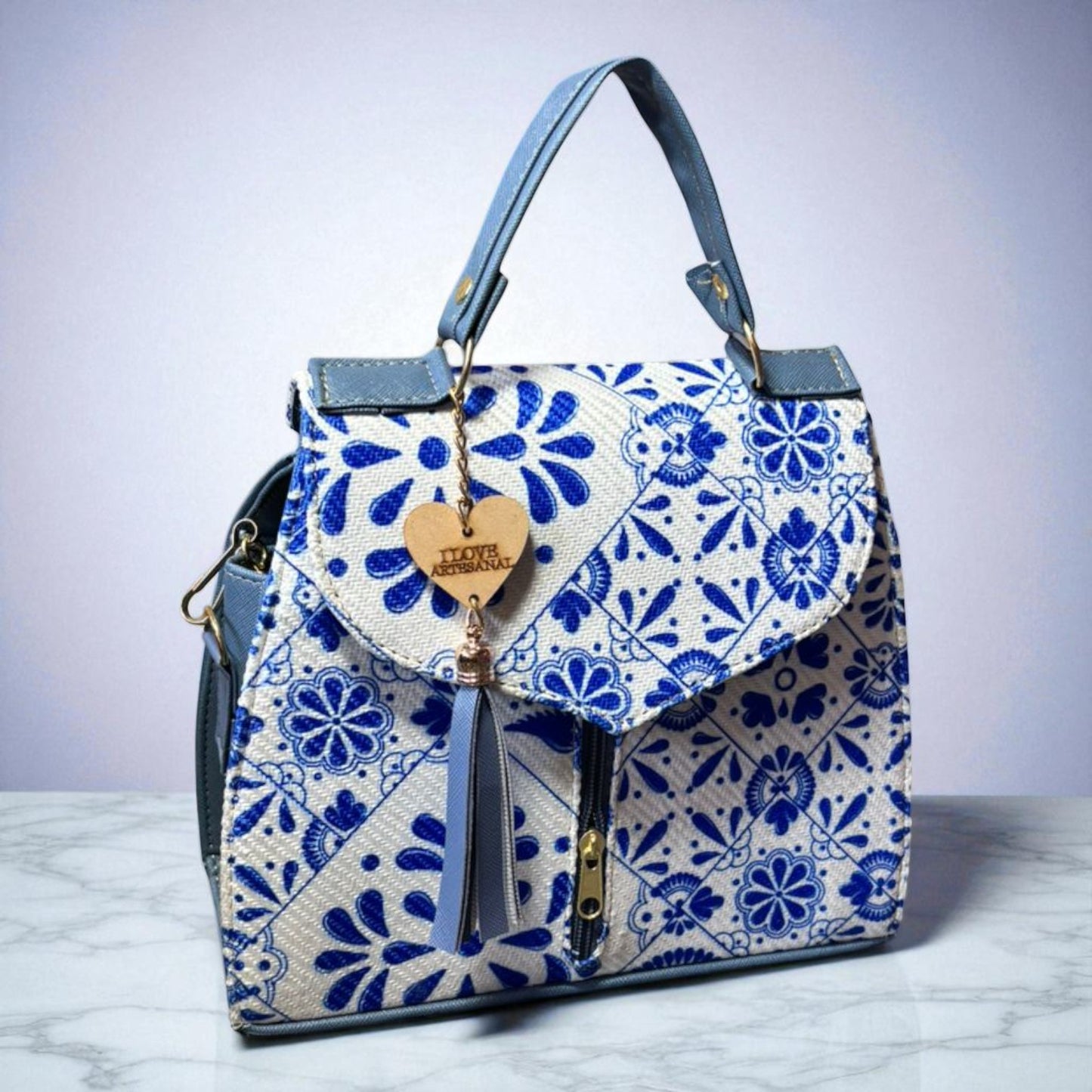 Bolsa FELICIA Mediana Artesanal Azul y Blanca con Diseño Floral | Moderna y Elegante | Moda Dama Casual y Oficina