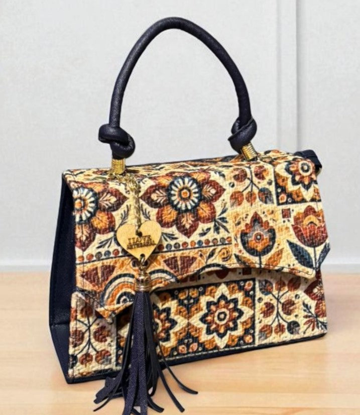 Bolsa FIORELLA Crossbody Artesanal Blanca con Bordado Floral Azul y Tassel – Mini Tote Elegante Mexicano