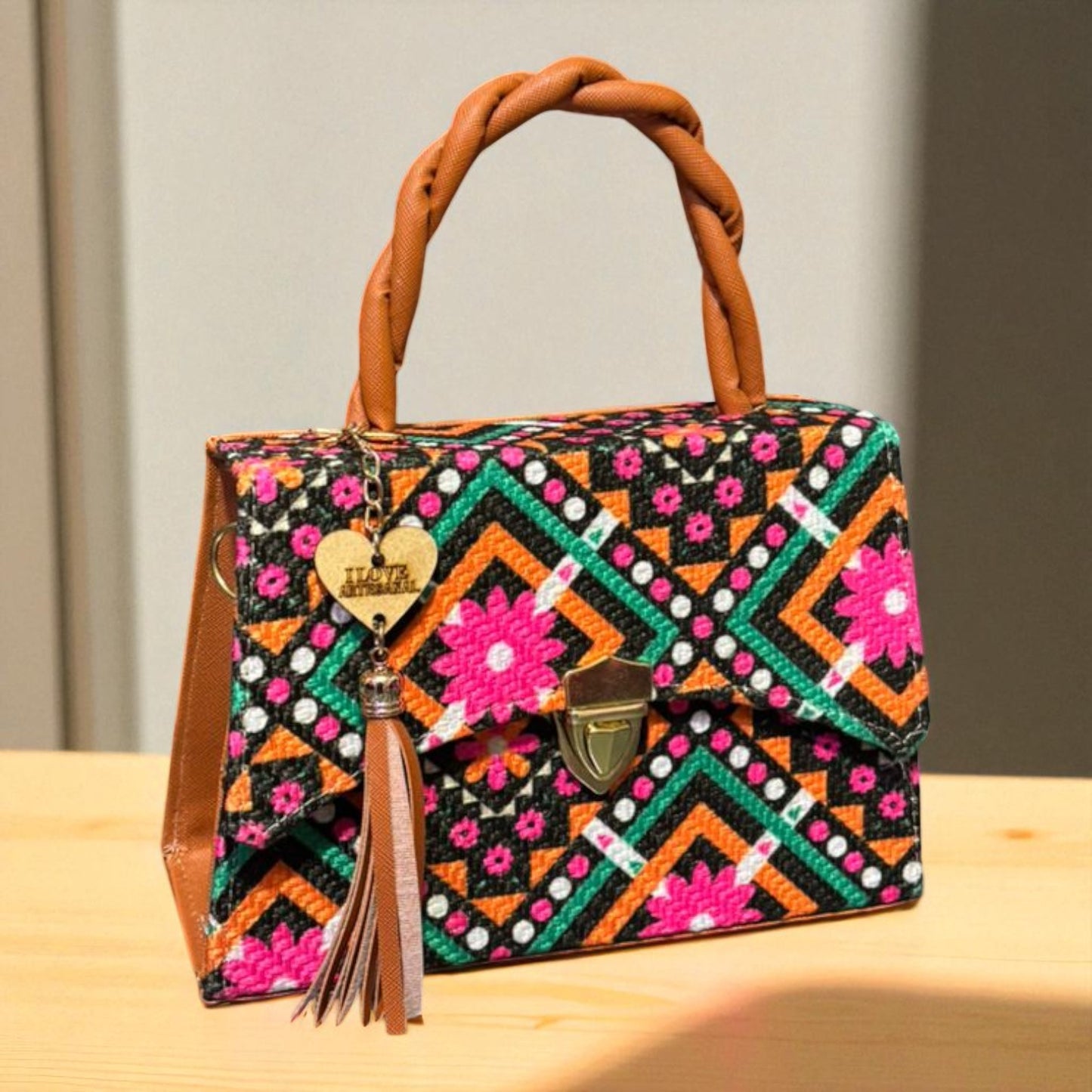 Bolsa Crossbody FLORENCIA Artesanal Blanco y Negro con Estampado Étnico y Tassel – Mini Tote Elegante Mexicano