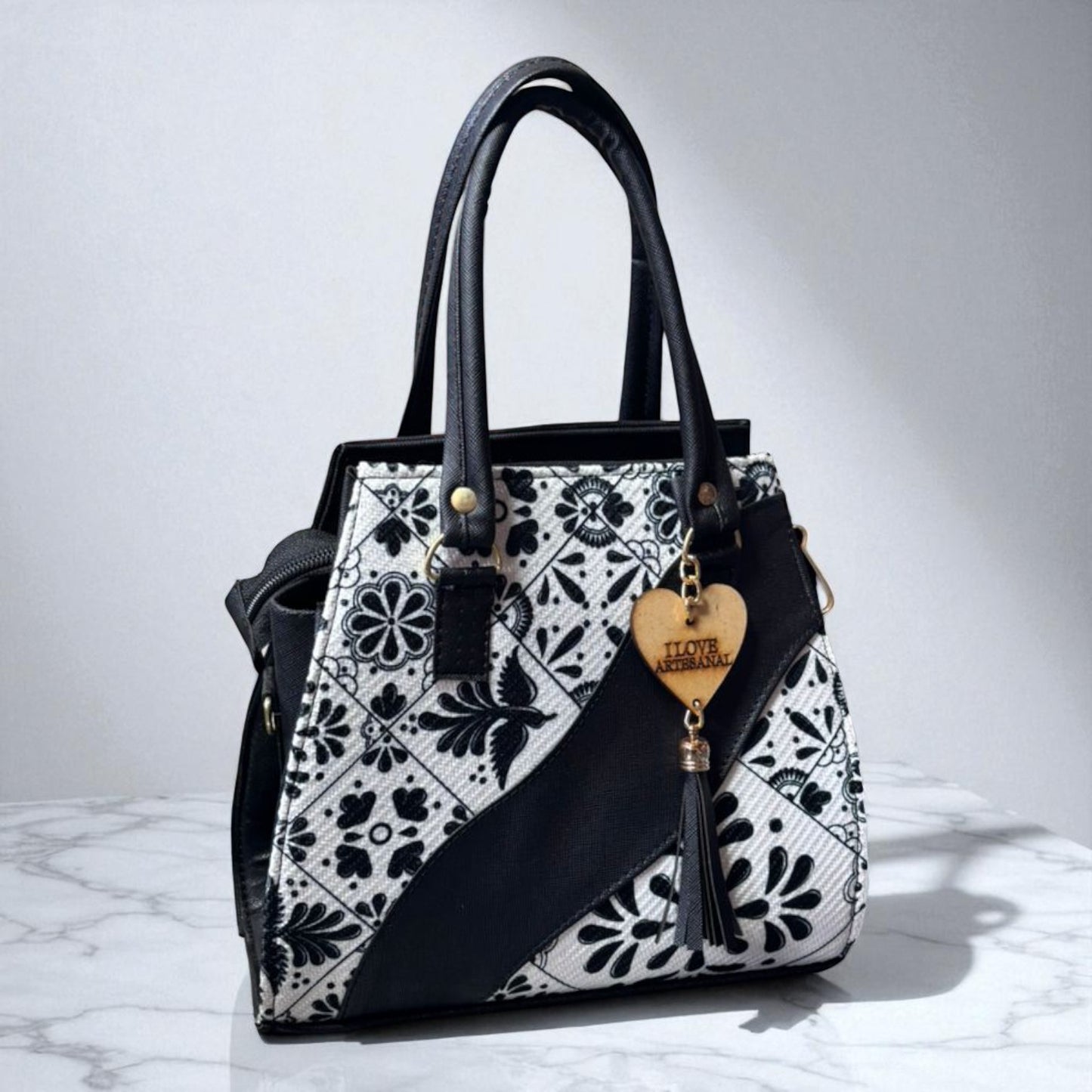 Bolsa GUILLERMINA Mediana Artesanal Blanca con Bordado de Flores y Colibríes | Elegante y Única | Moda Dama Casual y Oficina