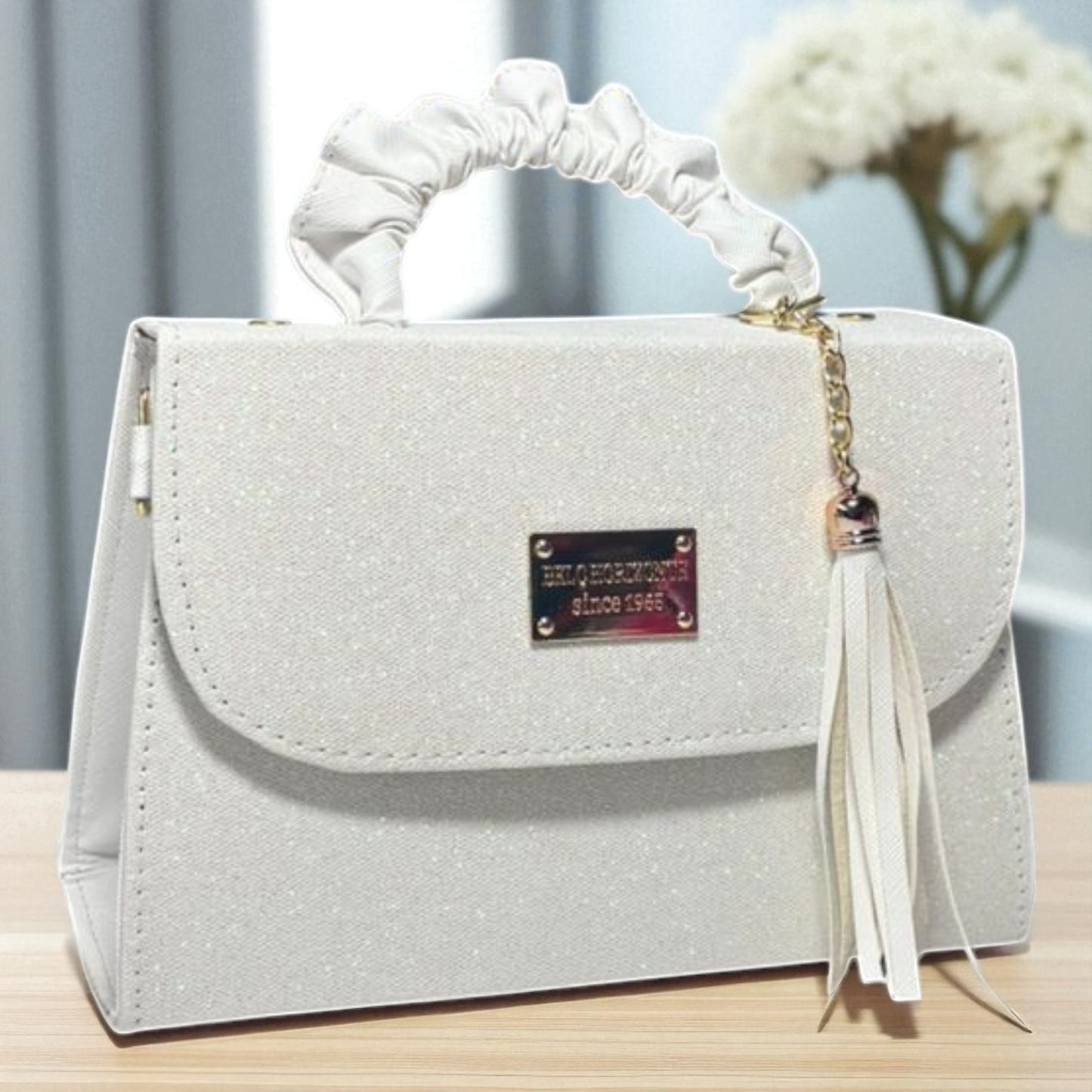 Bolsa JOSEFINA Crossbody Holográfica con Asa Lila y Tassel – Mini Tote Futurista de Moda