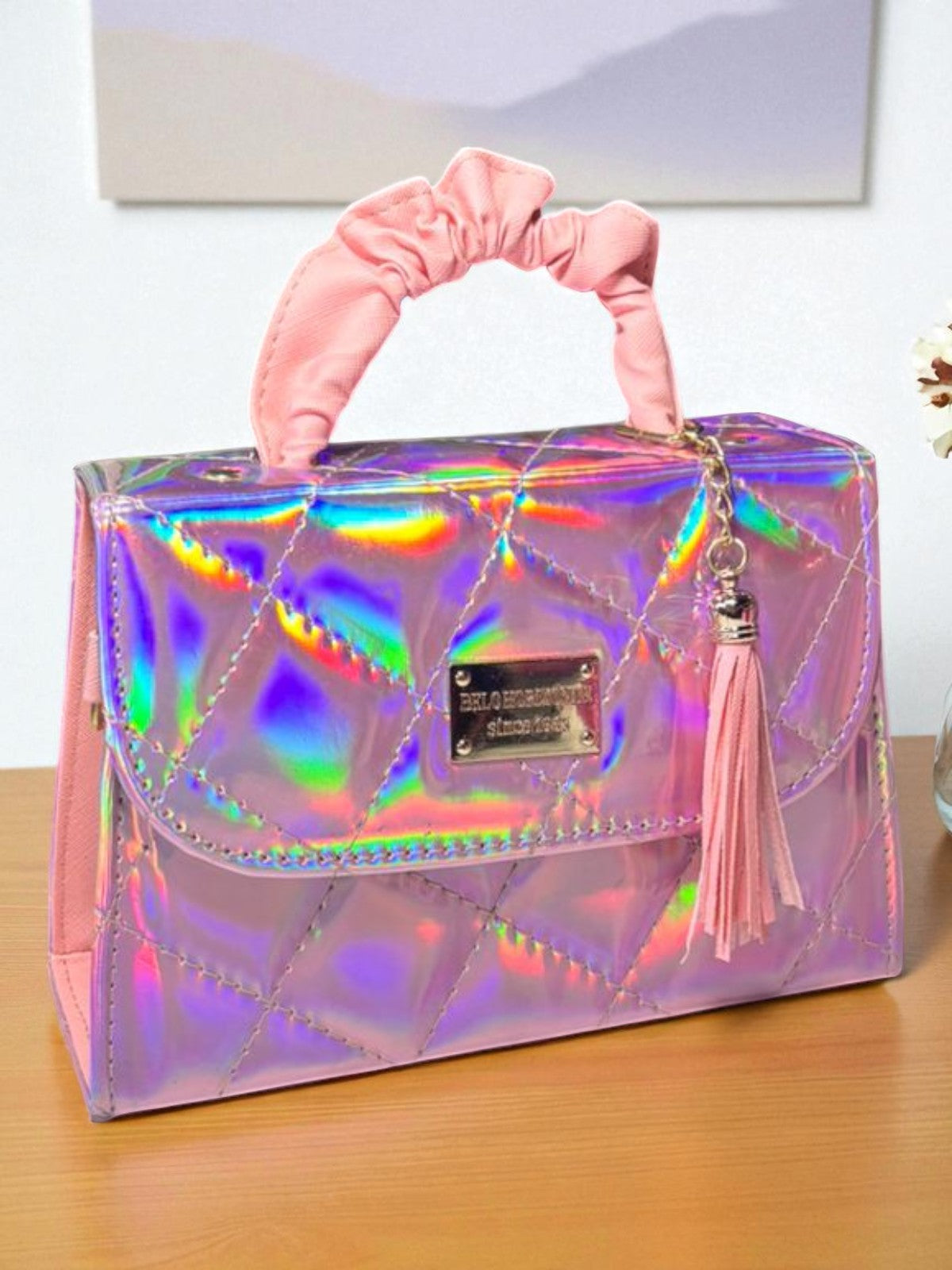 Bolsa JOSEFINA Crossbody Holográfica con Asa Lila y Tassel – Mini Tote Futurista de Moda