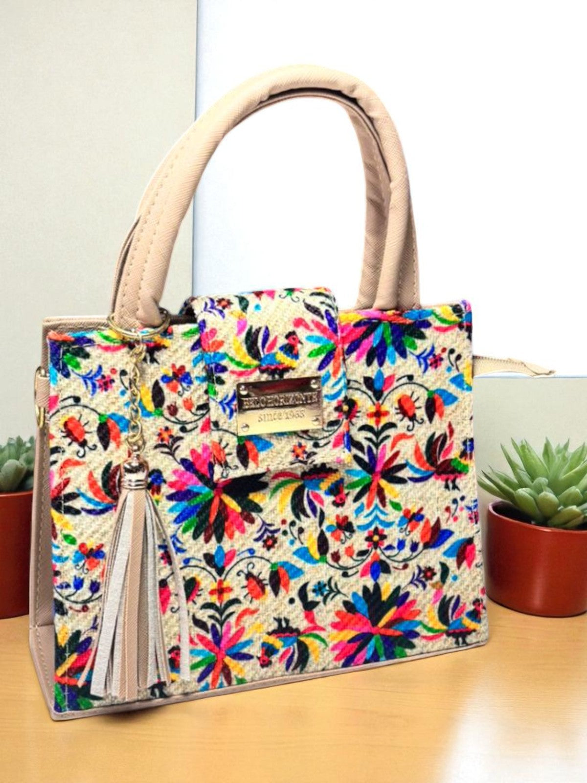 Bolsa MARICRUZ Crossbody Lila con Estampado Mandala Multicolor y Tassel – Mini Tote Artesanal de Moda