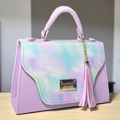 Bolsa NORMA Crossbody Negra Holográfica Geométrica con Borla – Juvenil, Moderna y Elegante, Ideal para Revender y Ganar el Triple