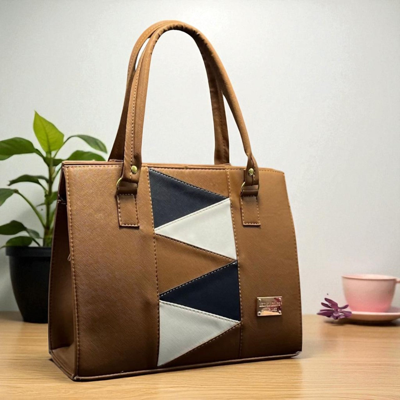 Bolsa Azteca  Sintética de Alta Calidad con Diseño Geométrico Moderno Elegante