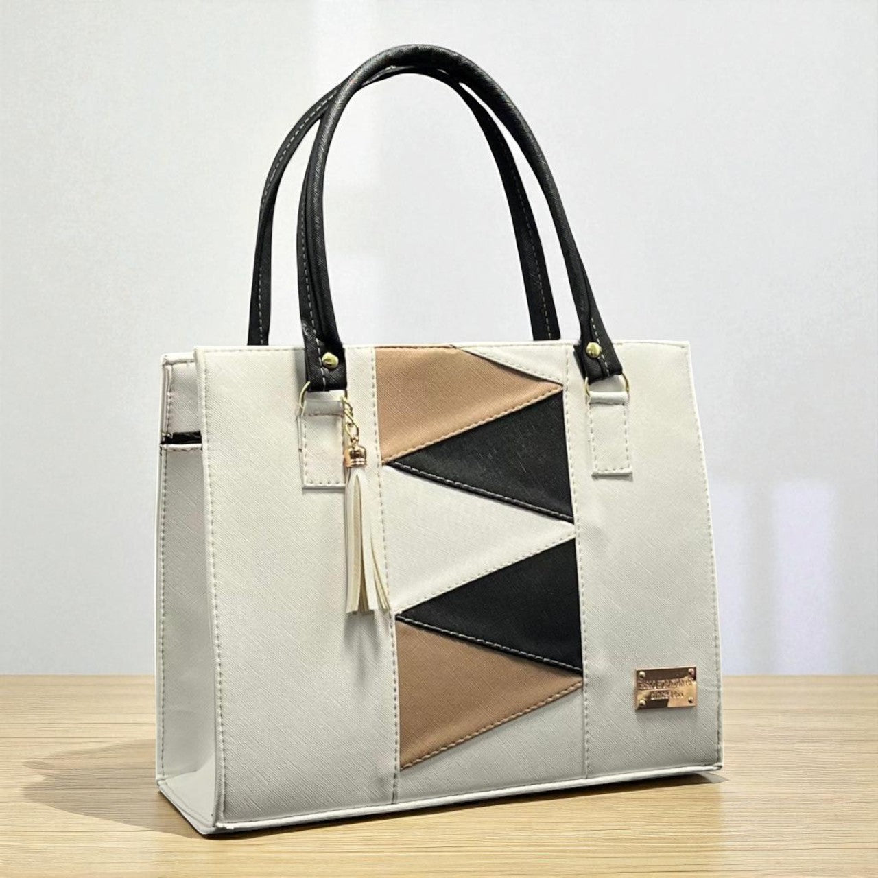 Bolsa Azteca  Sintética de Alta Calidad con Diseño Geométrico Moderno Elegante