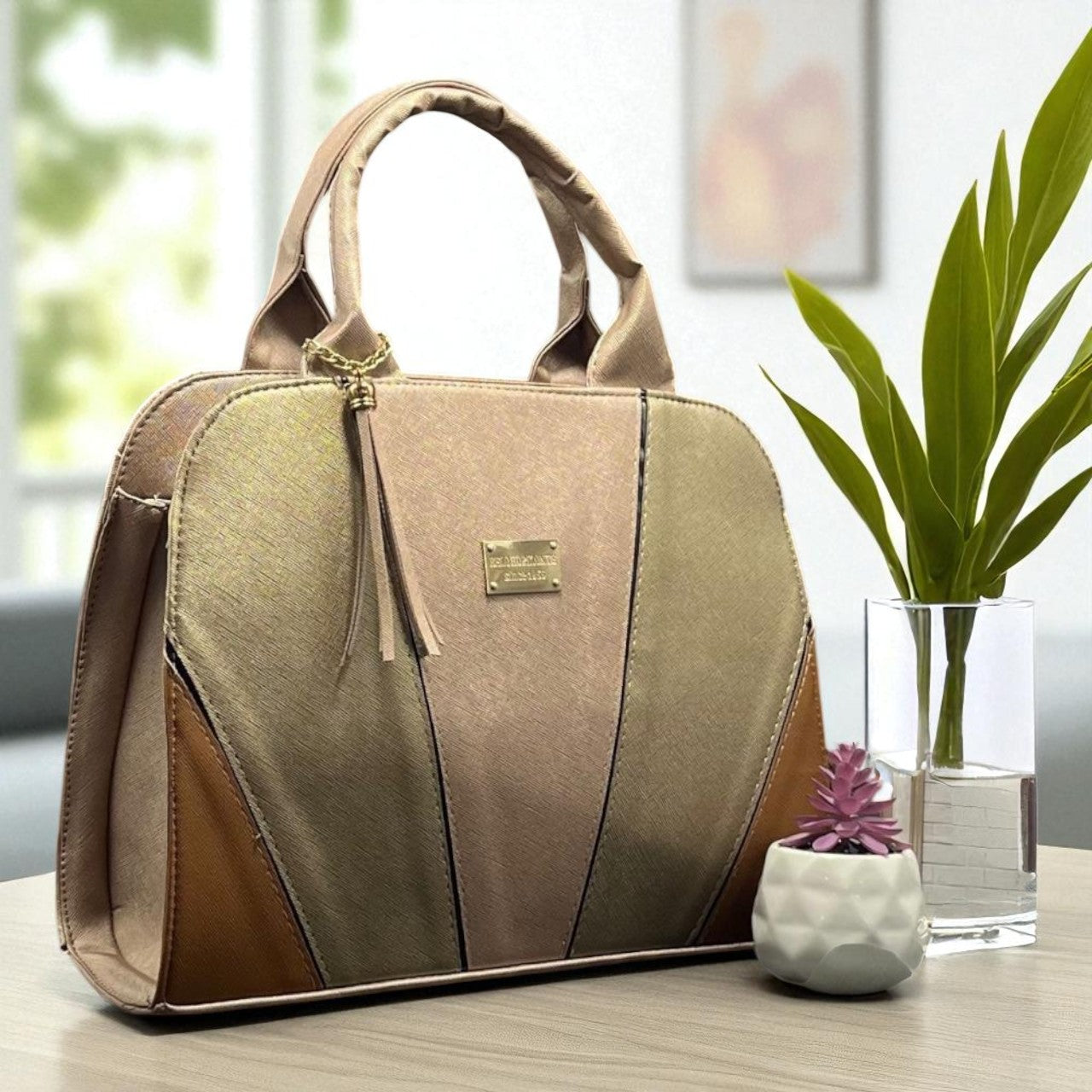 Bolsa Valentina Tricolor Negra Blanca Beige Sintética de Alta Calidad Moderna Elegante