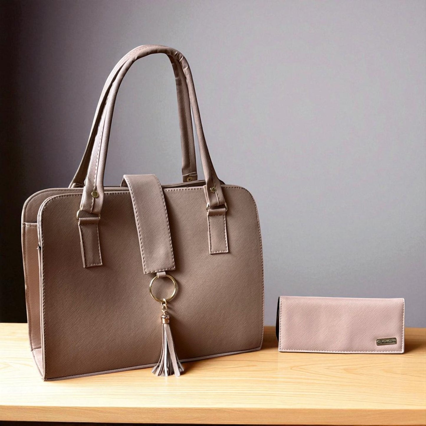 Bolsa de dama MONSERRATH roja elegante con tassel moderno, ideal para oficina