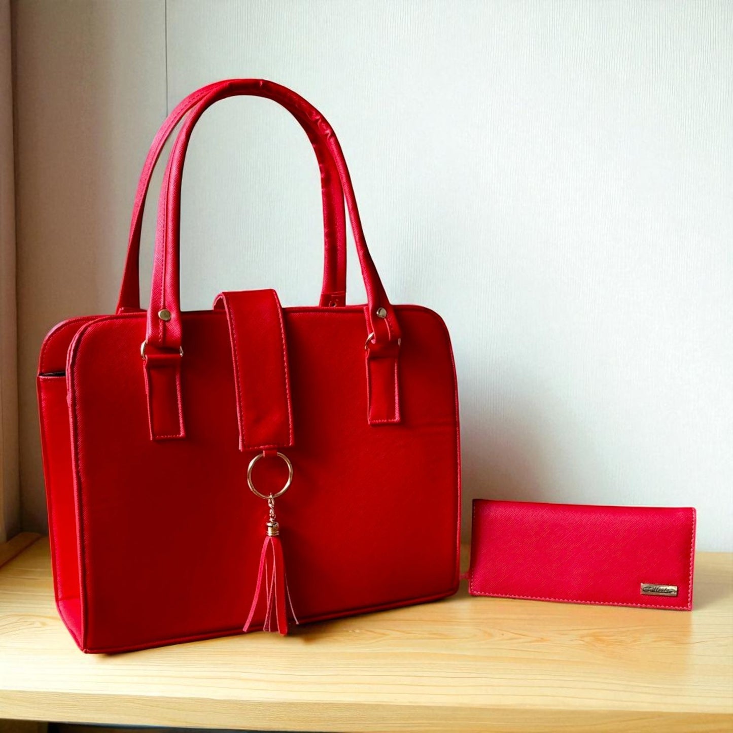 Bolsa de dama MONSERRATH roja elegante con tassel moderno, ideal para oficina