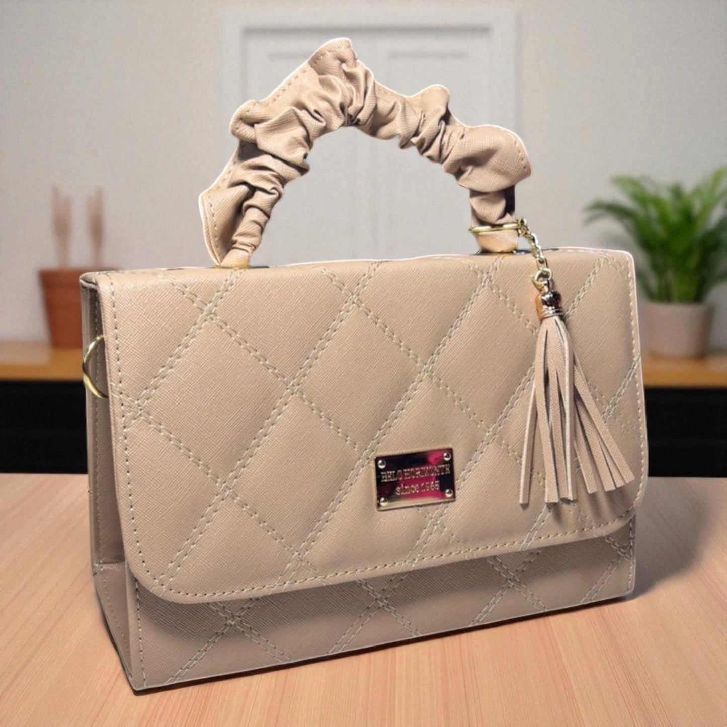 Bolsa holográfica de dama SANDY elegante con asa fruncida y diseño moderno