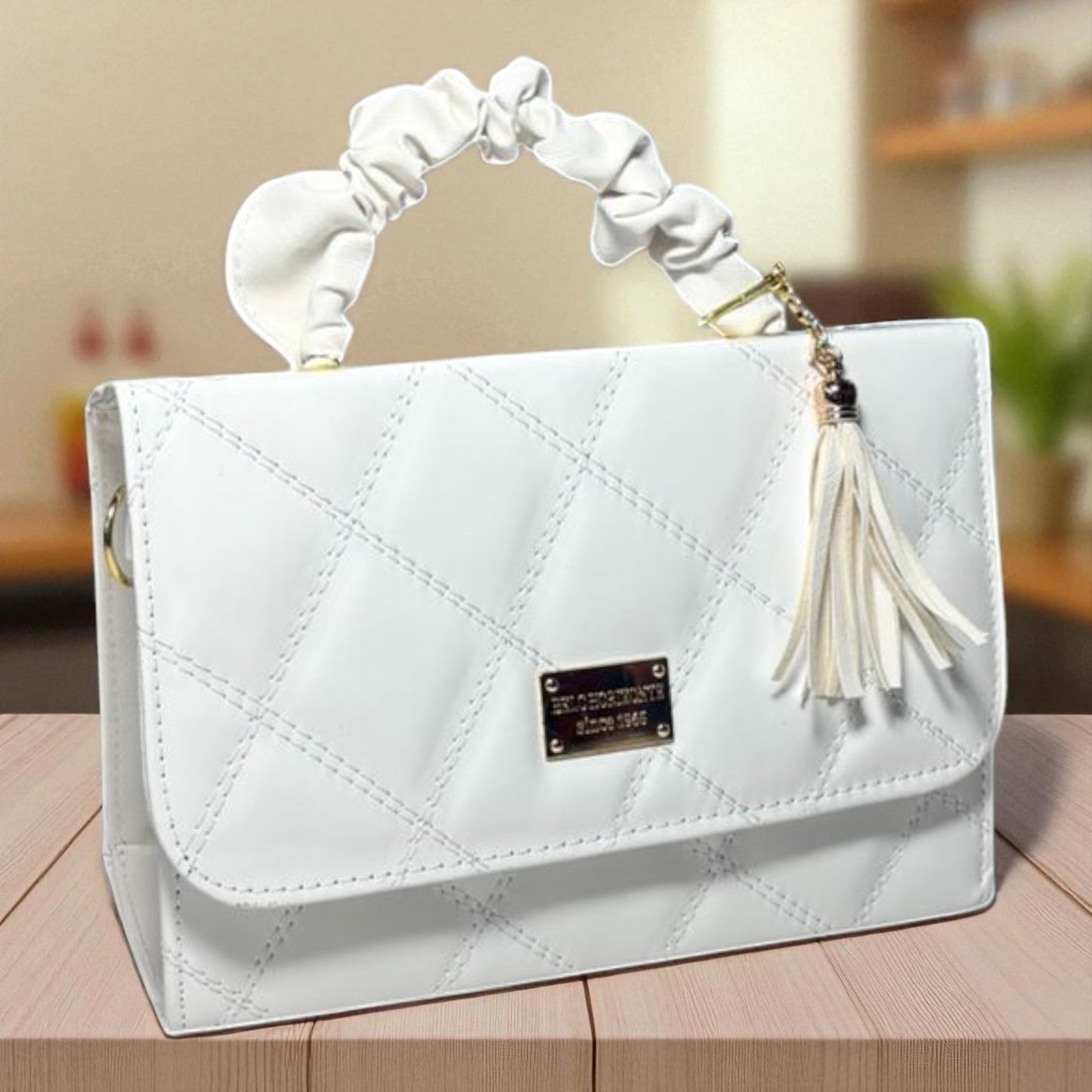 Bolsa holográfica de dama SANDY elegante con asa fruncida y diseño moderno