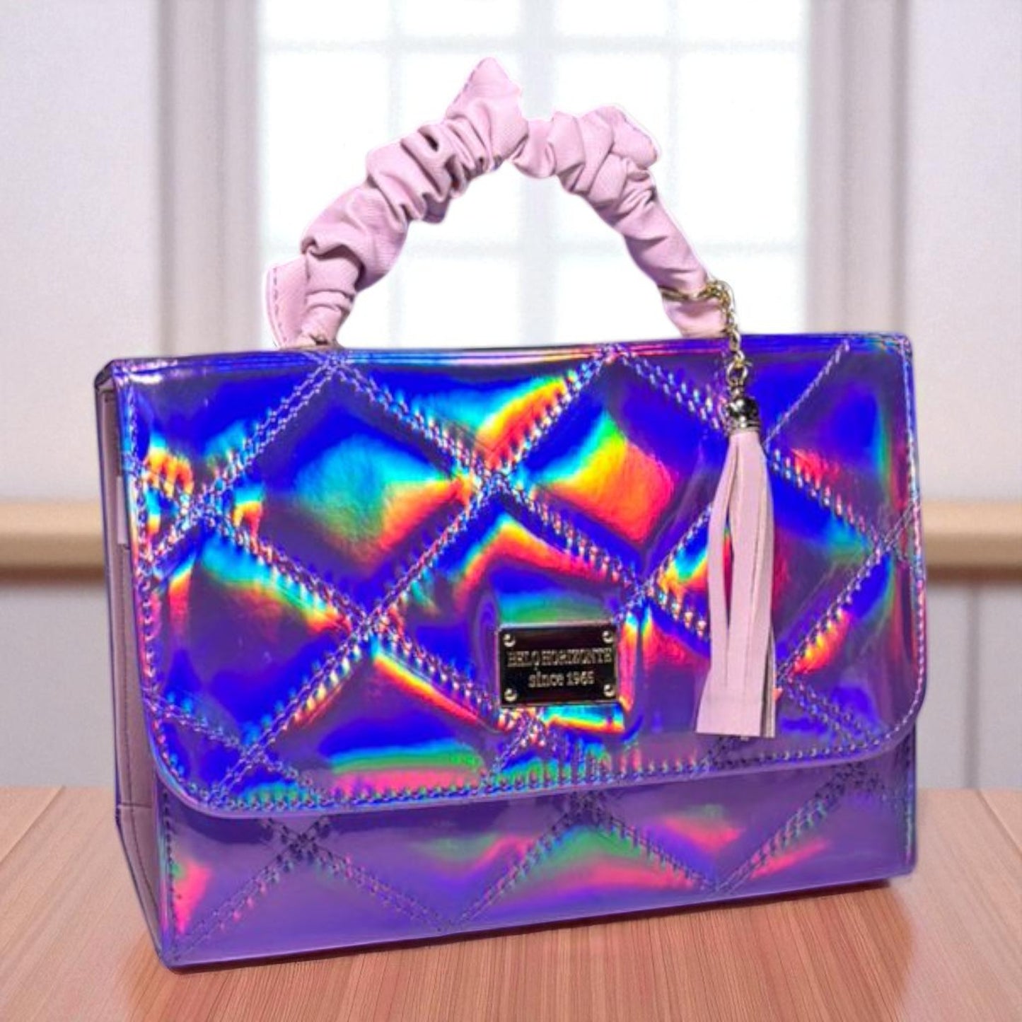 Bolsa holográfica de dama SANDY elegante con asa fruncida y diseño moderno