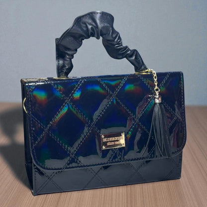 Bolsa holográfica de dama SANDY elegante con asa fruncida y diseño moderno