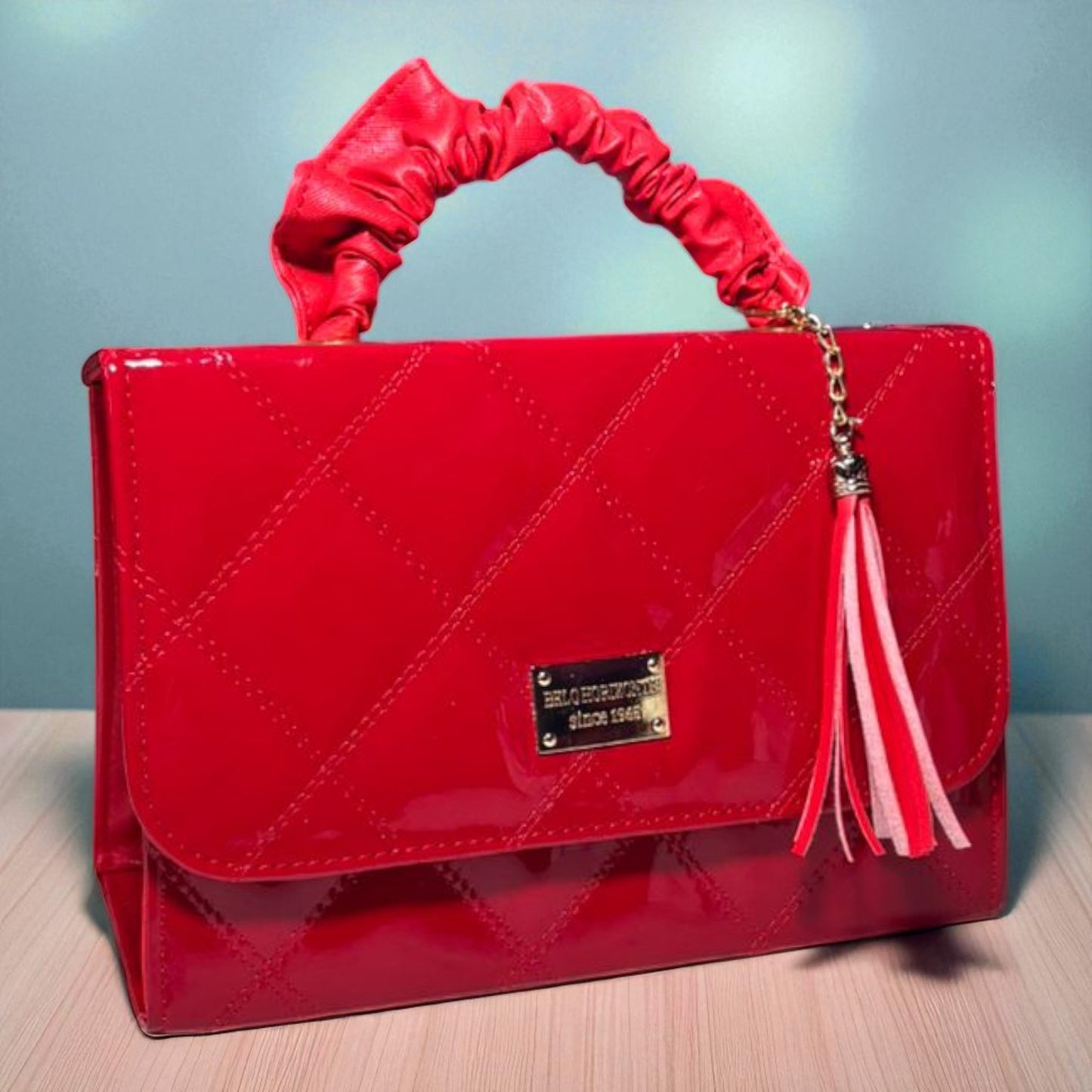 Bolsa holográfica de dama SANDY elegante con asa fruncida y diseño moderno