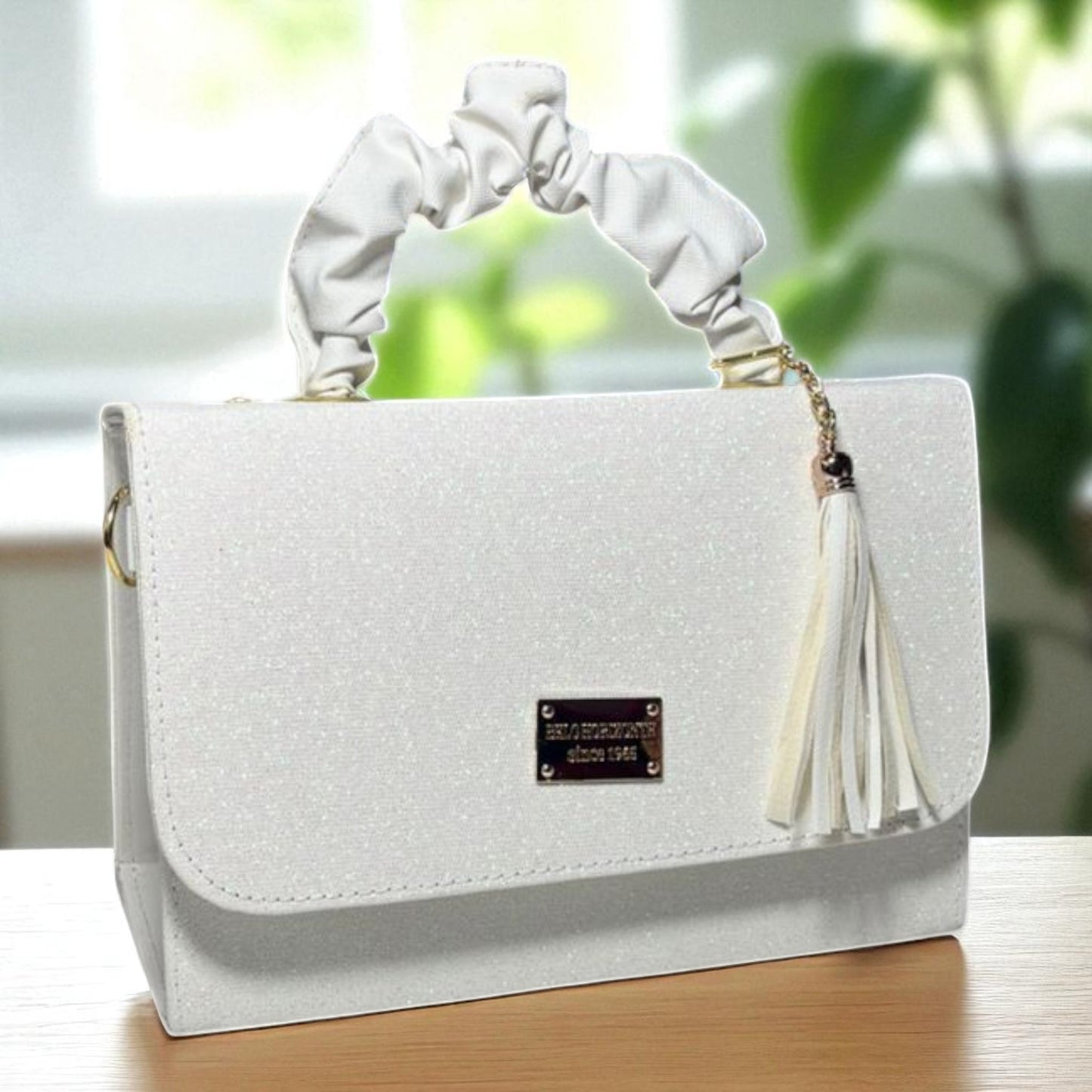 Bolsa holográfica de dama SANDY elegante con asa fruncida y diseño moderno