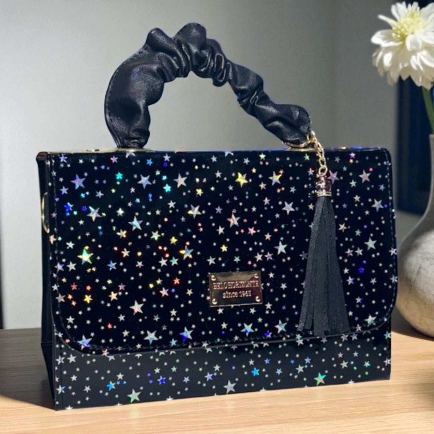 Bolsa holográfica de dama SANDY elegante con asa fruncida y diseño moderno
