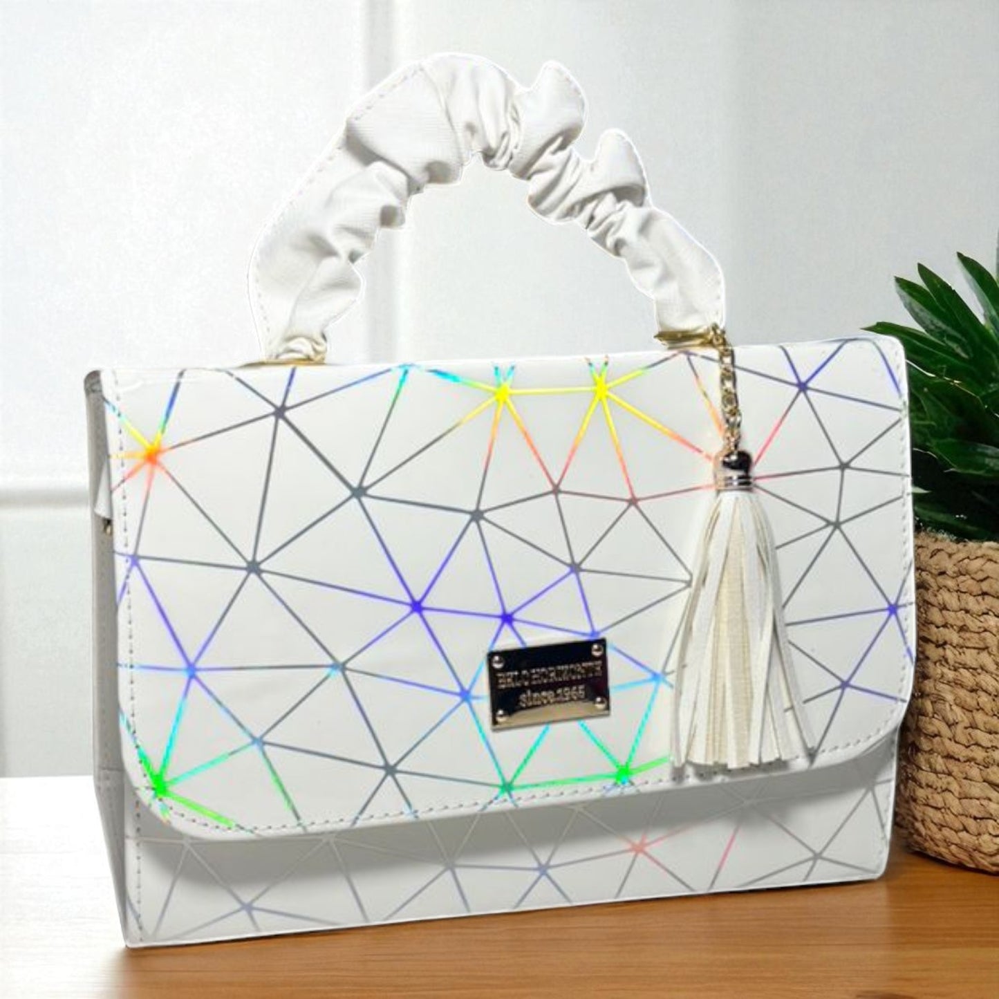 Bolsa holográfica de dama SANDY elegante con asa fruncida y diseño moderno