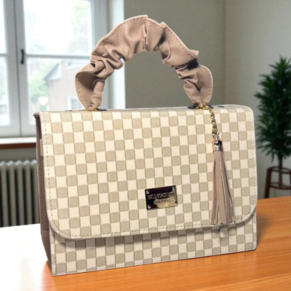 Bolsa holográfica de dama SANDY elegante con asa fruncida y diseño moderno