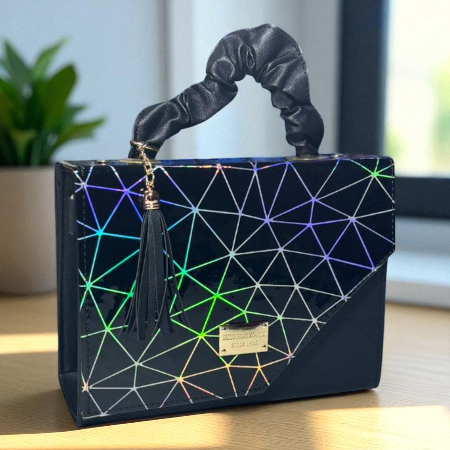 Bolsa holográfica geométrica blanca dama MIRIAM moderna elegante asa scrunchy con cierre
