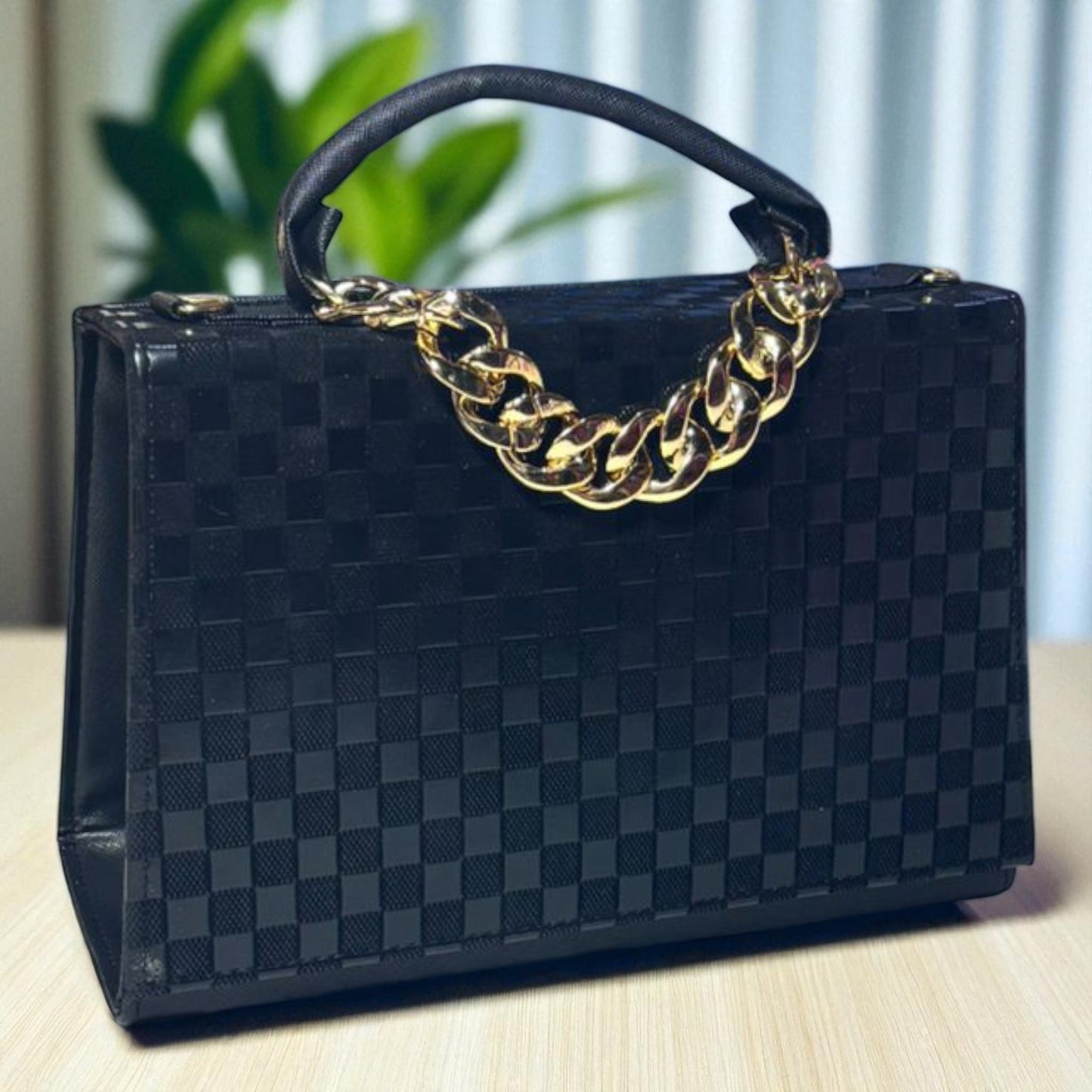 Bolsa de dama DORA beige elegante acolchada con cadena dorada lujo tendencia