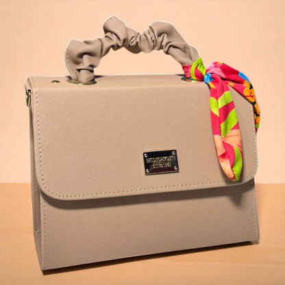 Bolsa negra MICHELLE  elegante de dama con pañuelo floral, moda casual y formal