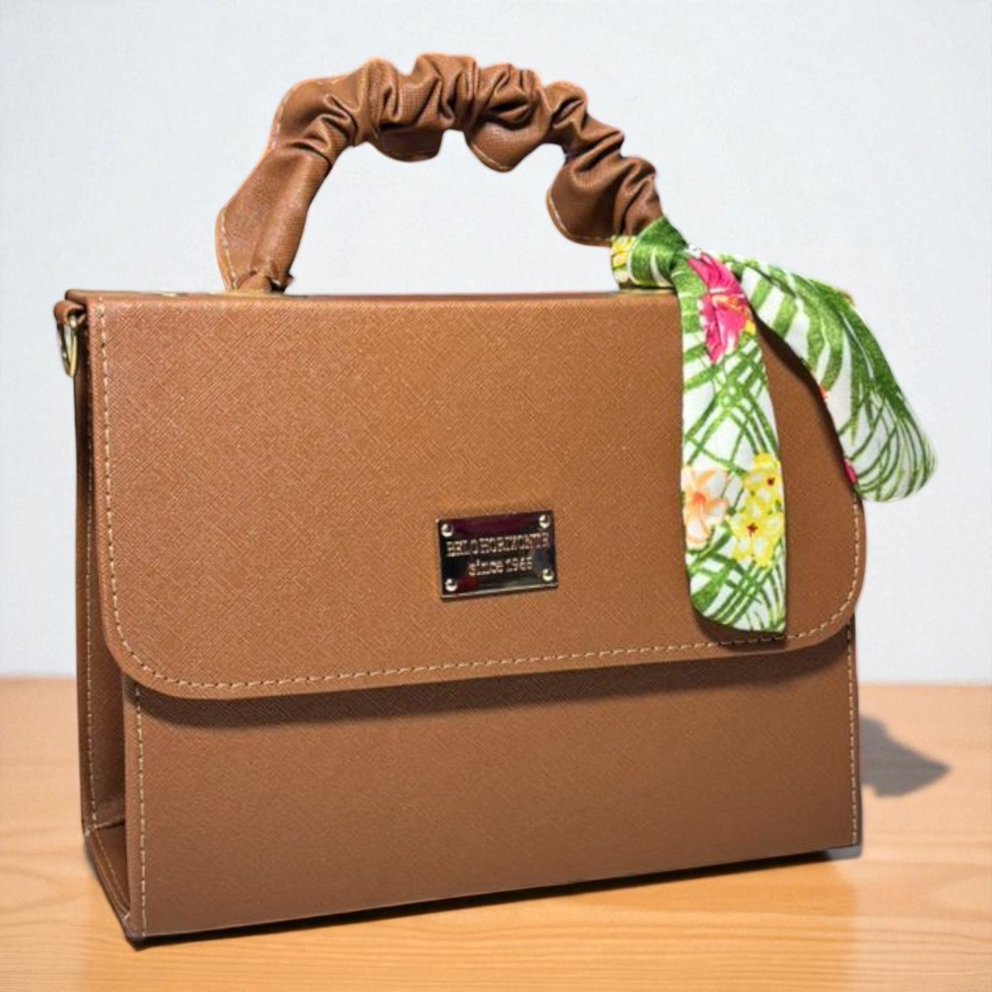 Bolsa negra MICHELLE  elegante de dama con pañuelo floral, moda casual y formal