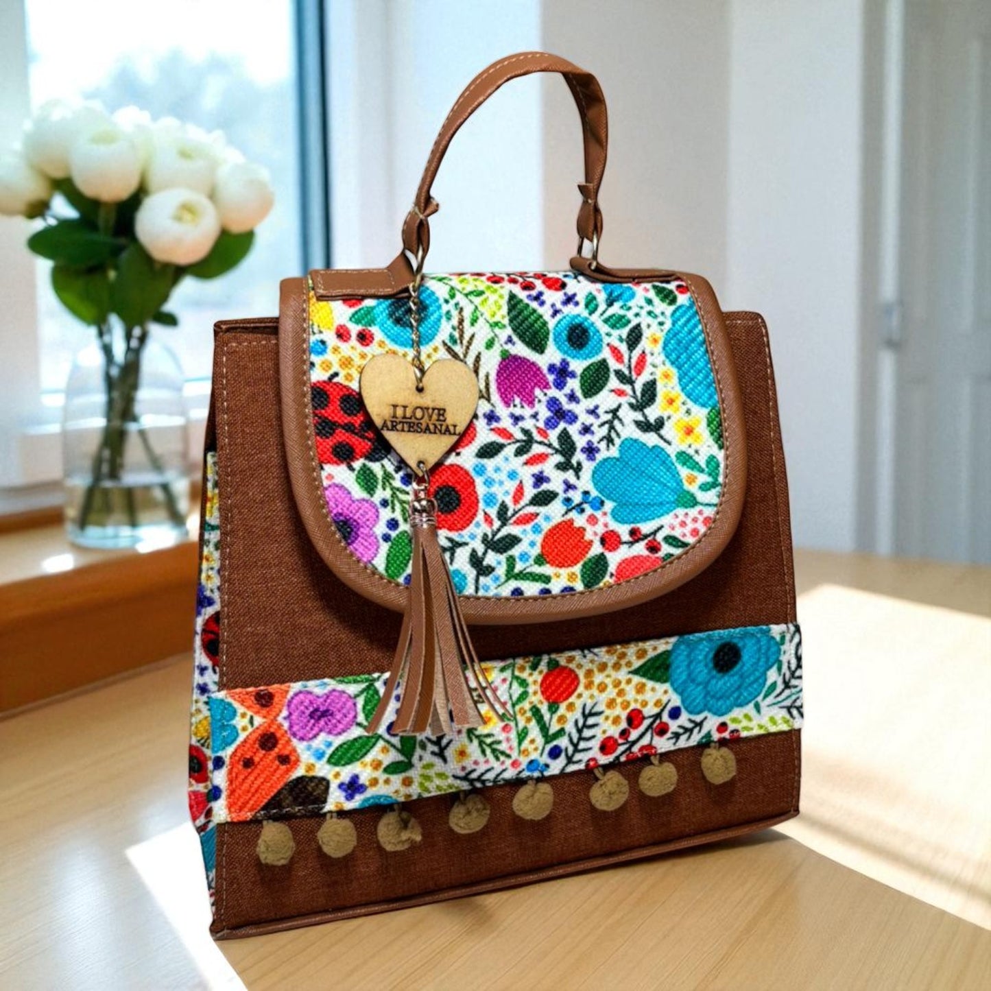 Bolsa mochila MAHANA  artesanal café con flores bordadas, elegante, colorida, grande, resistente y única