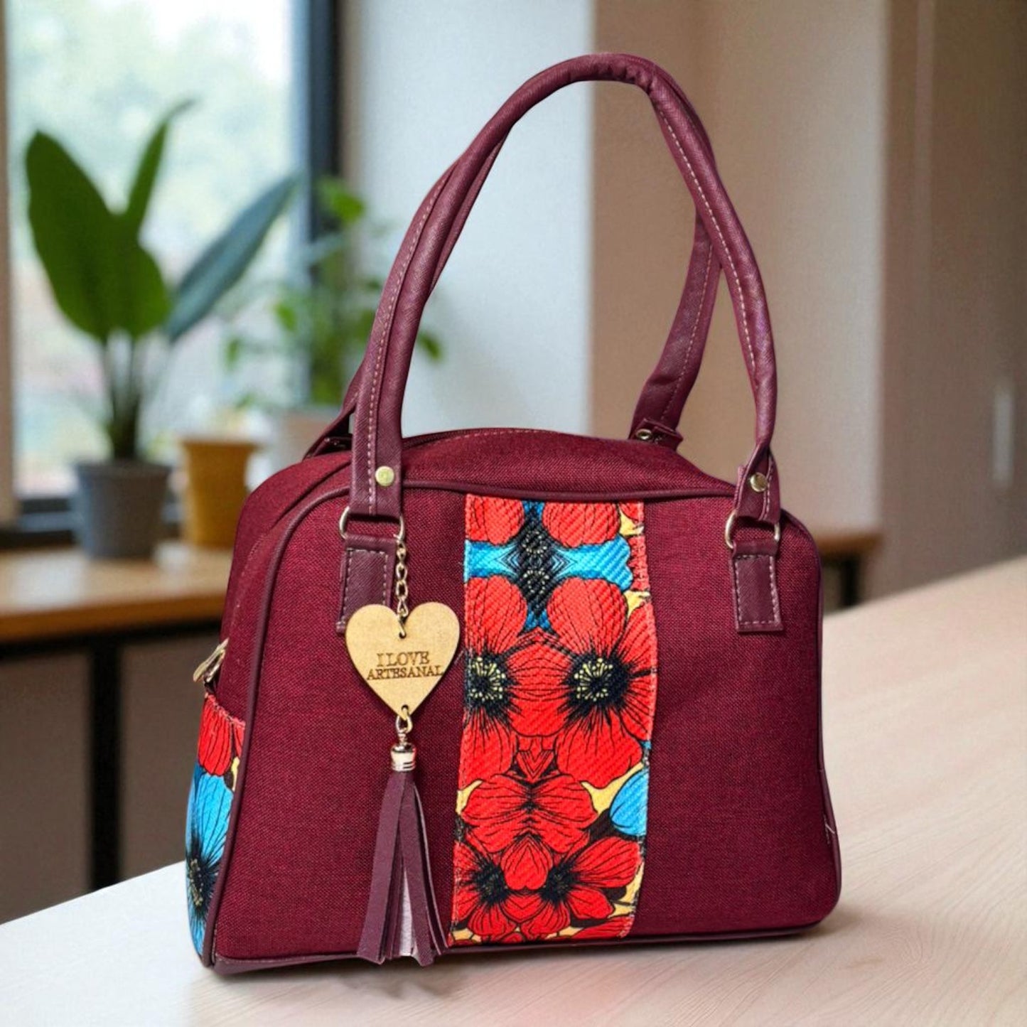 Bolsa artesanal MARTHA morada con bordado floral colorido, elegante, espaciosa, ideal revender