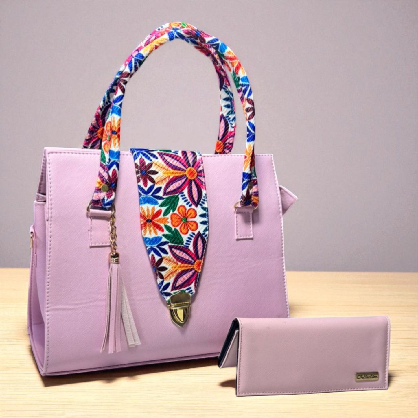 Bolsa artesanal ENRIQUETA fucsia con detalles bordados coloridos, elegante y práctica para dama