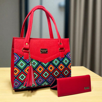 Bolsa artesanal CARMELITA negra con flores coloridas grandes, elegante, amplia e ideal revender