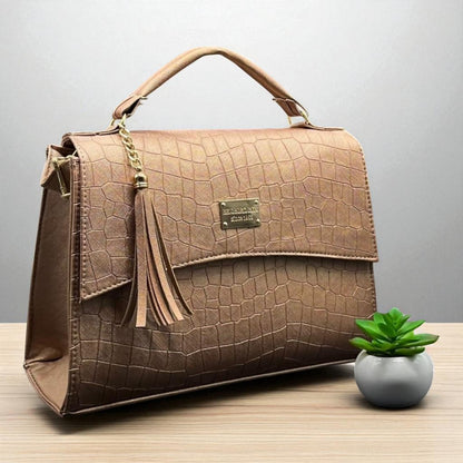 Bolsa TERESA femenina croco elegante color dorado, con tassel moderno y estilo sofisticado