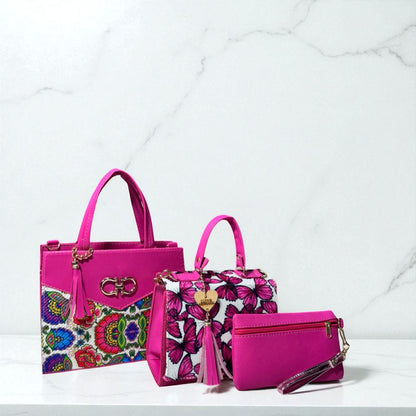 Trio de bolsas consta de Mediana , Mini y Cosmetiquera de material sintetico de alta calidad