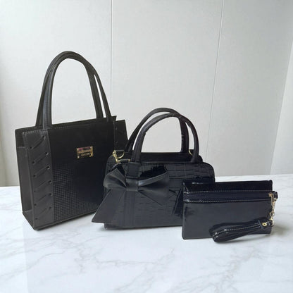 Trio de bolsas consta de Mediana , Mini y Cosmetiquera de material sintetico de alta calidad