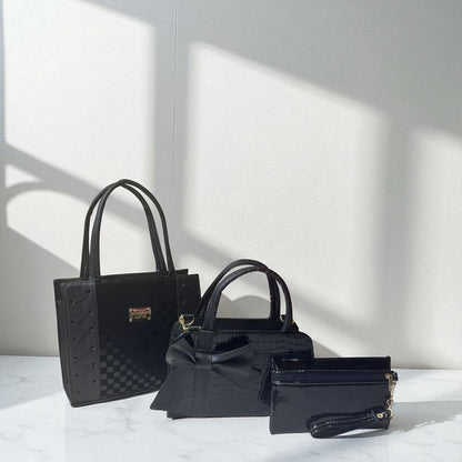 Trio de bolsas consta de Mediana , Mini y Cosmetiquera de material sintetico de alta calidad