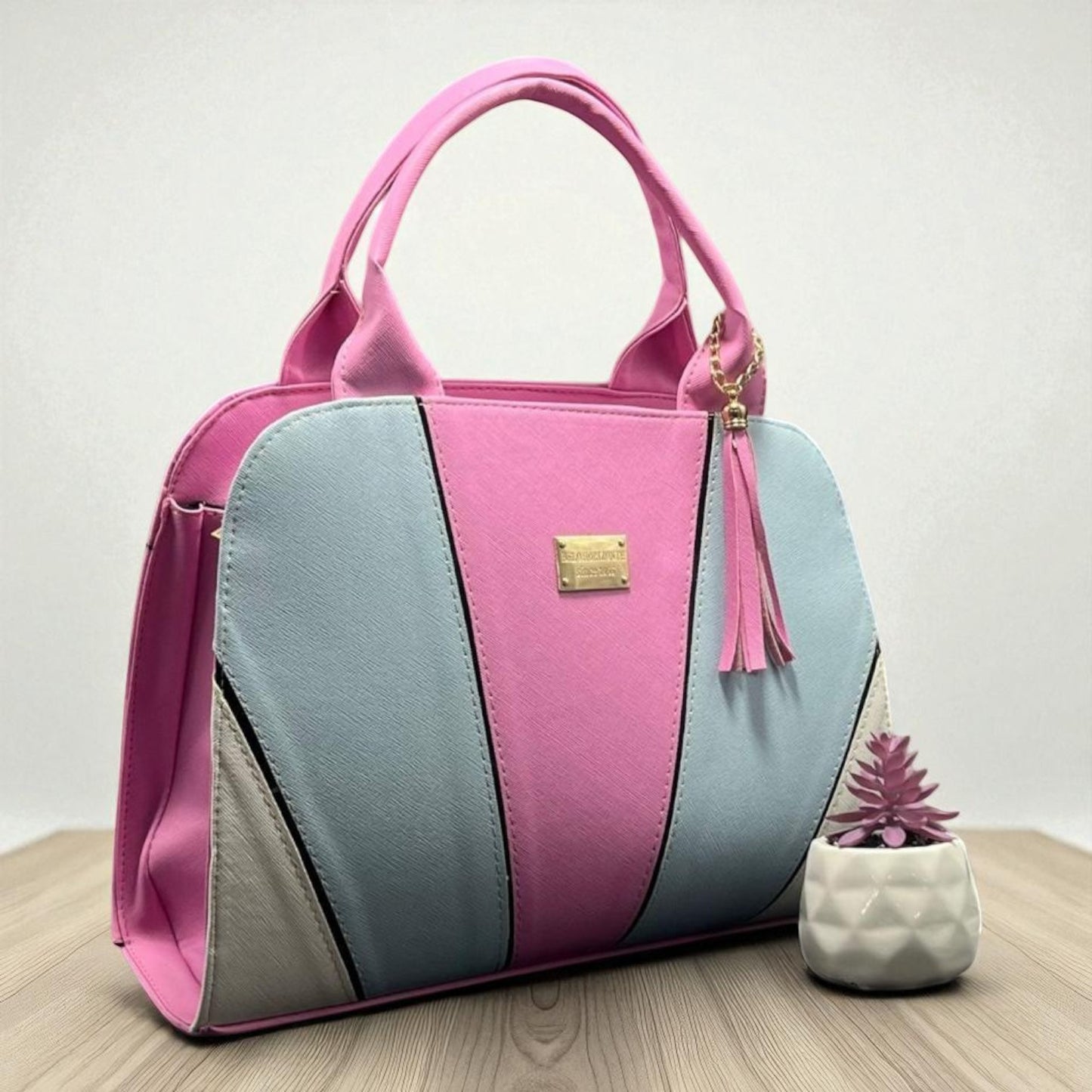 Bolsa Valentina Tricolor Negra Blanca Beige Sintética de Alta Calidad Moderna Elegante